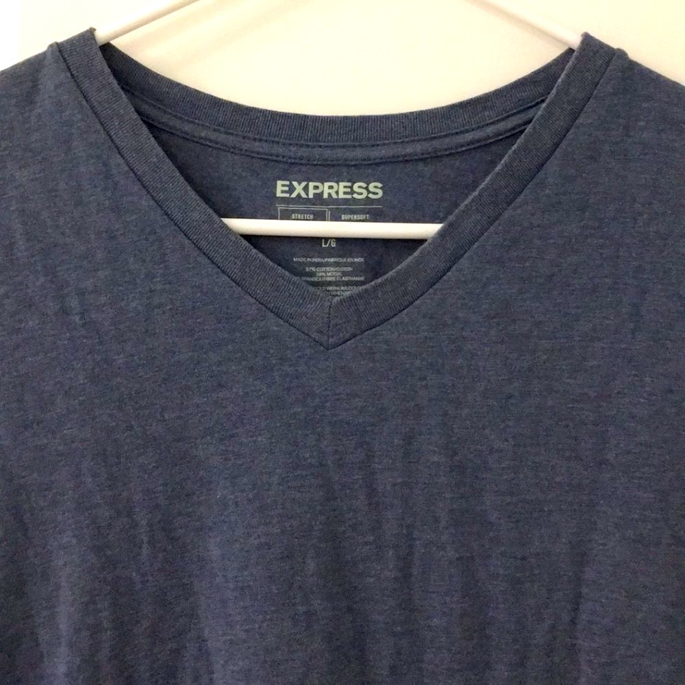 🔥3 for $25🔥Express V-Neck - Picture 2 of 4